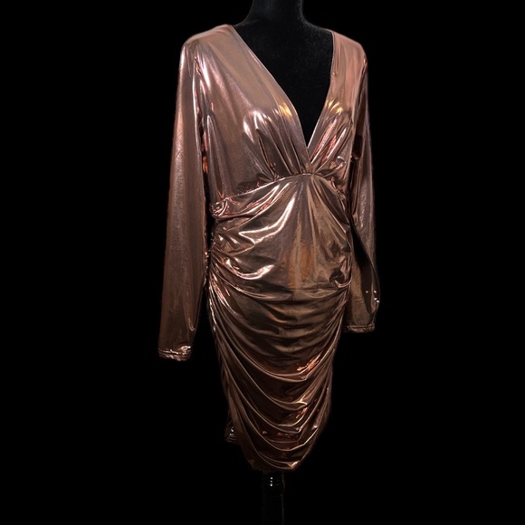 Forever 21 - Rose Gold Ruched Wiggle Dress - Size 0X - Picture 1 of 7